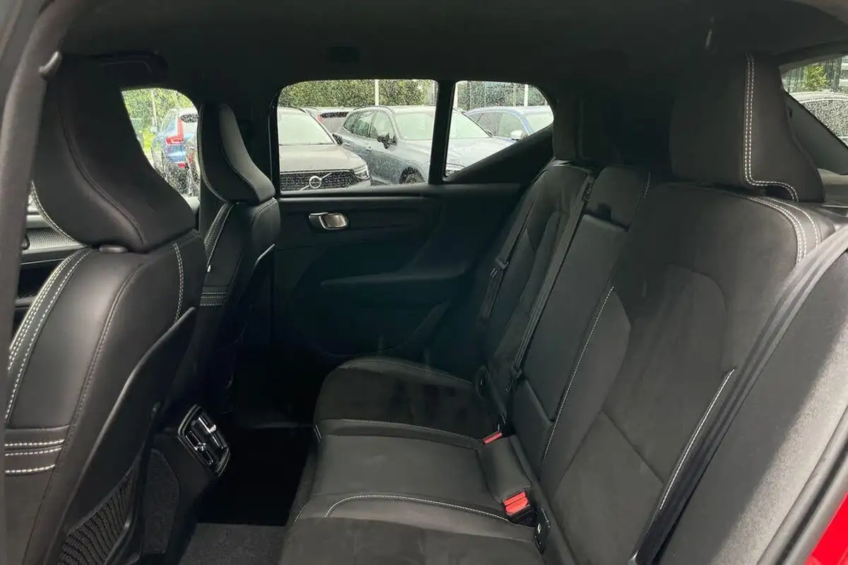 2021-volvo-xc40-15-t3-r-design-161bhp-big-29