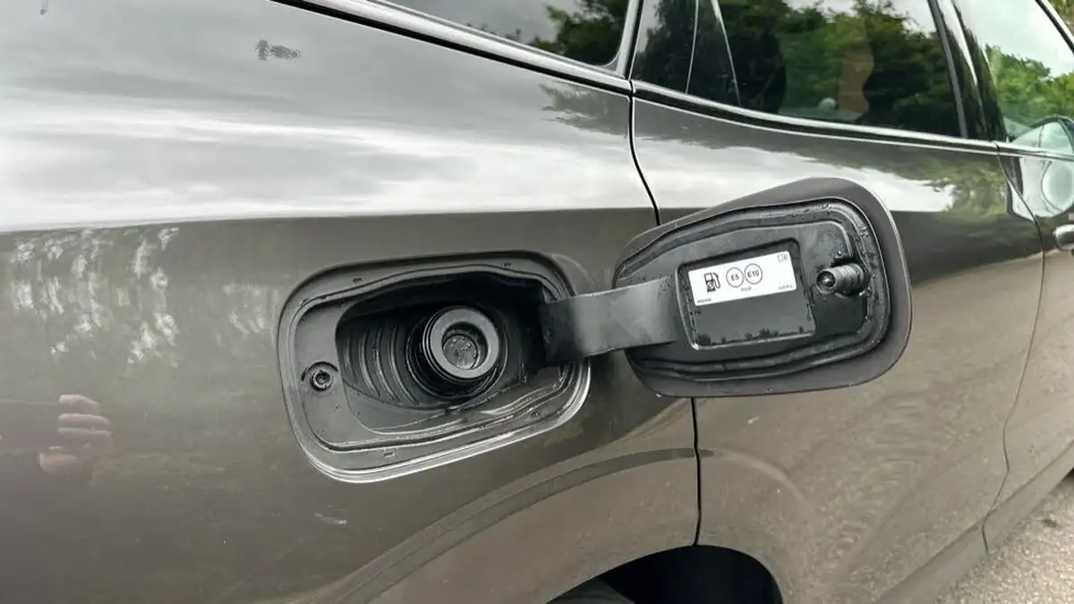 2024-volvo-xc60-20-b5-ultimate-big-14