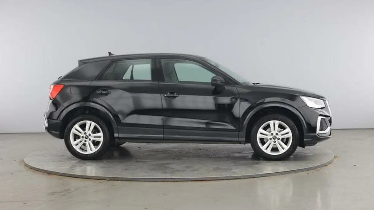 2022-audi-q2-10-30-tfsi-sport-big-3