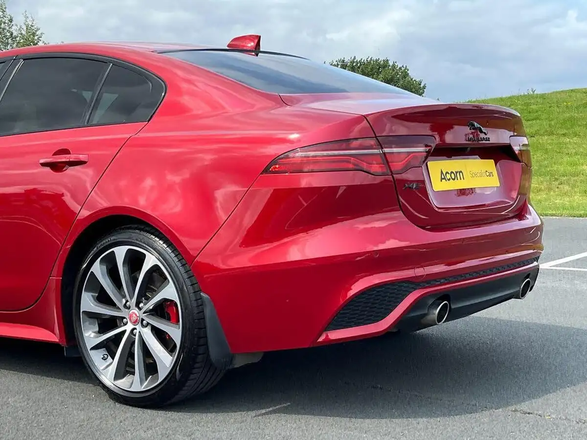 2024-jaguar-xe-big-36