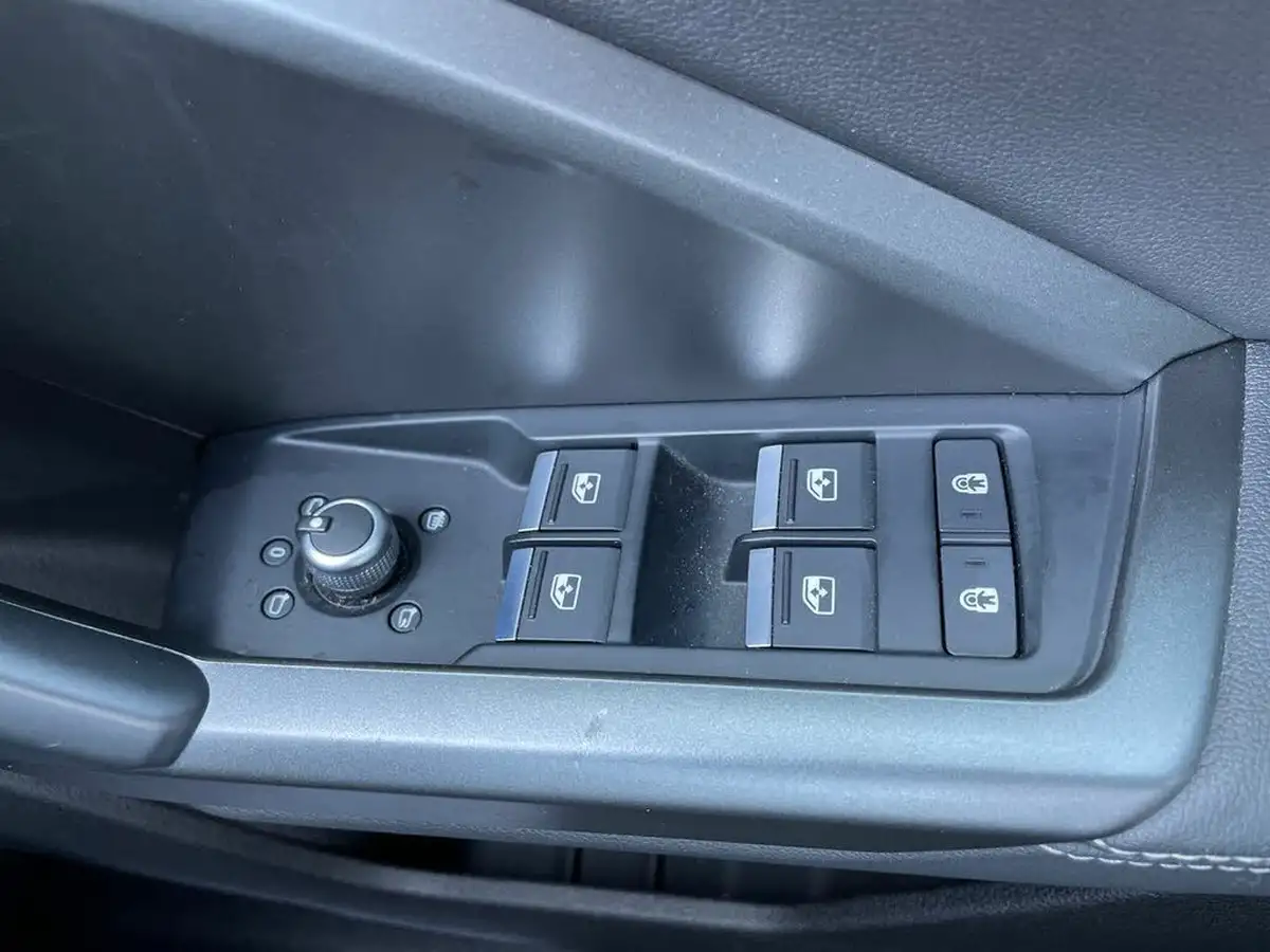 2021-audi-q3-15-35-tfsi-black-edition-codcomfort-sound-pack-station-wagon-big-19