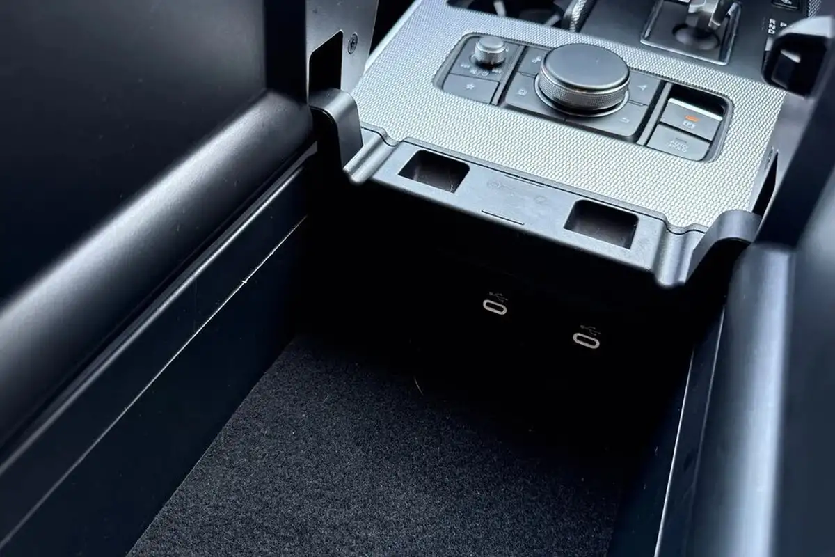 2023-mazda-cx-60-25-e-skyactiv-exclusive-line-big-35
