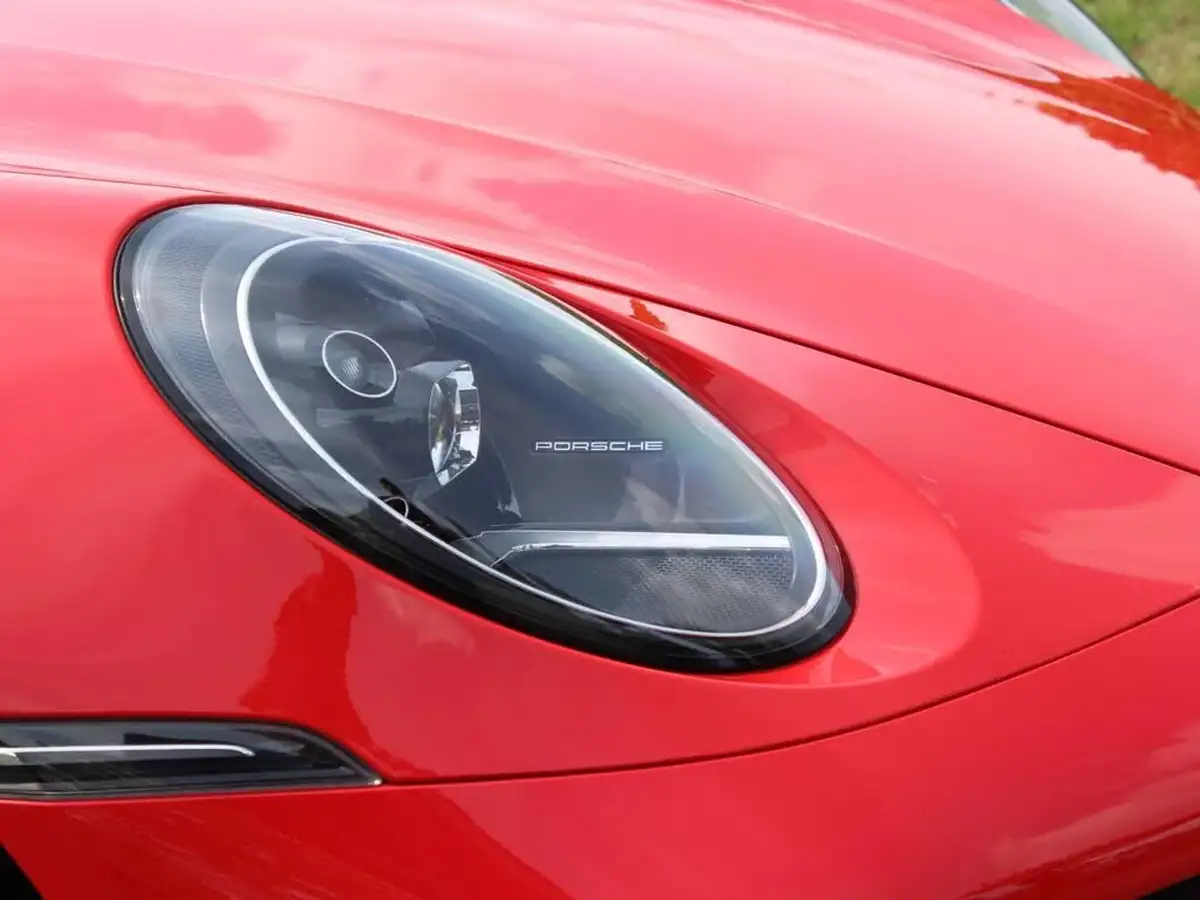 2021-porsche-911-30-targa-4-big-23