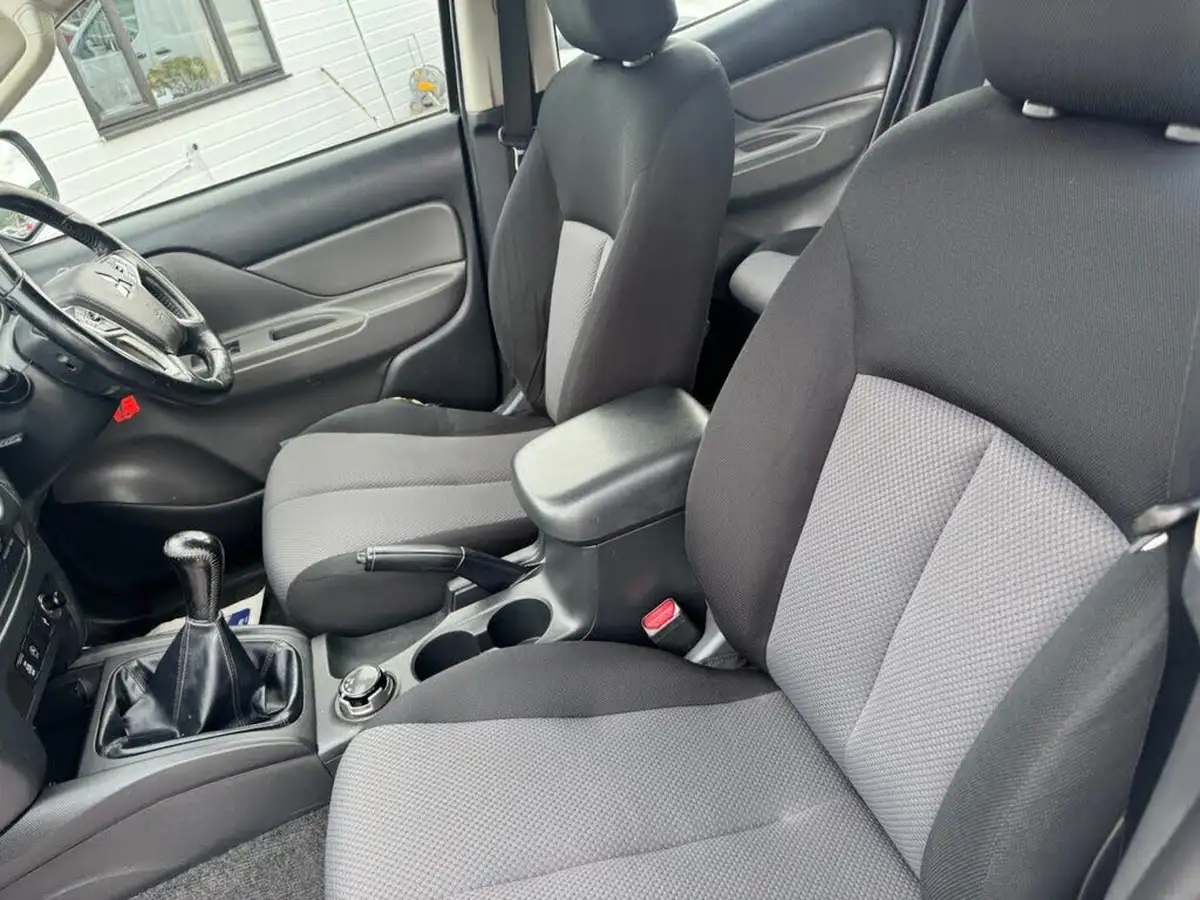 2018-mitsubishi-l200-24di-d-4life-eu6-double-pickup-big-24
