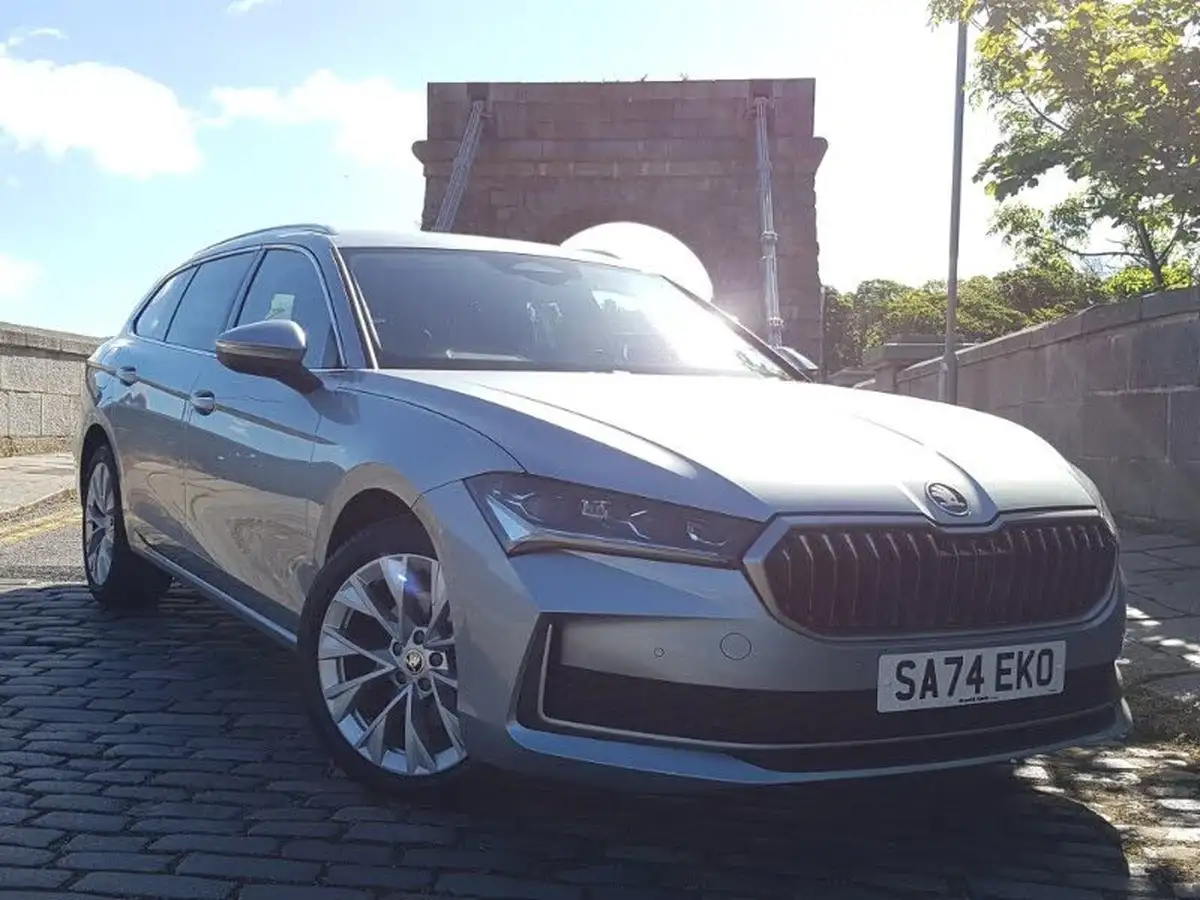 2024-skoda-superb-20tdi-se-l-150ps-scr-estate-dsg-big-0
