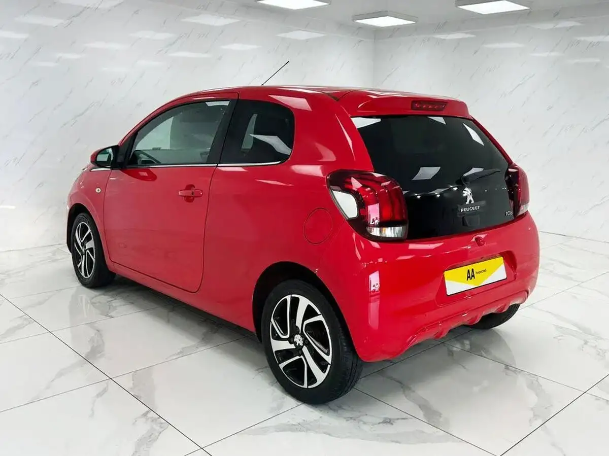 2016-peugeot-108-12-puretech-allure-hatchback-3d-big-7