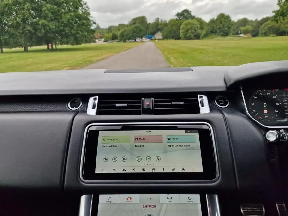 2021-land-rover-range-rover-sport-30-d300-hse-dynamic-black-big-17