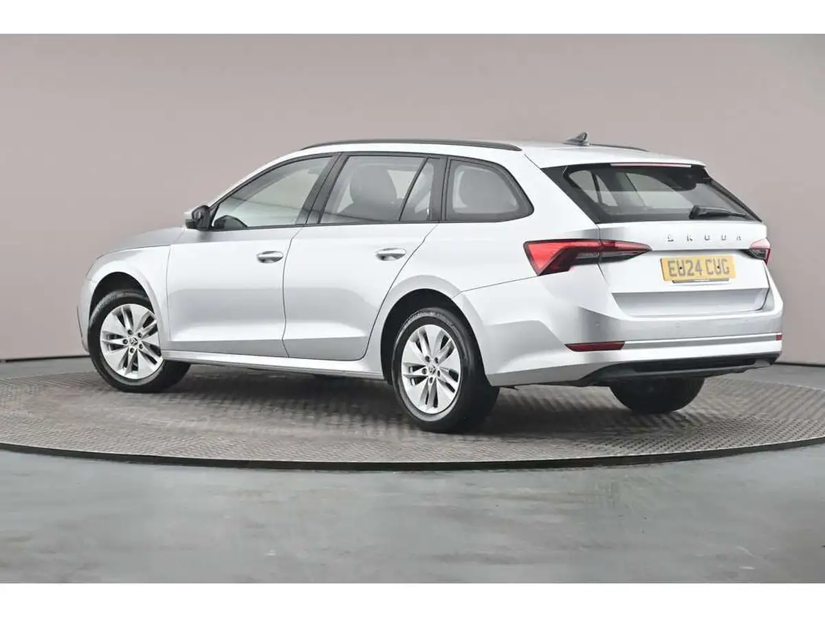 2024-skoda-octavia-15-tsi-se-estate-big-2