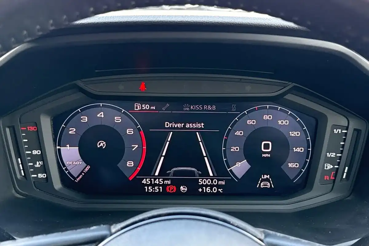 2019-audi-a1-10-30-tfsi-technik-big-30