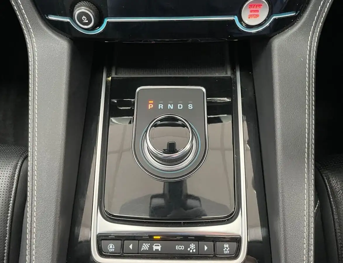 2019-jaguar-f-pace-20-i4d-r-sport-180ps-ss-auto-big-44