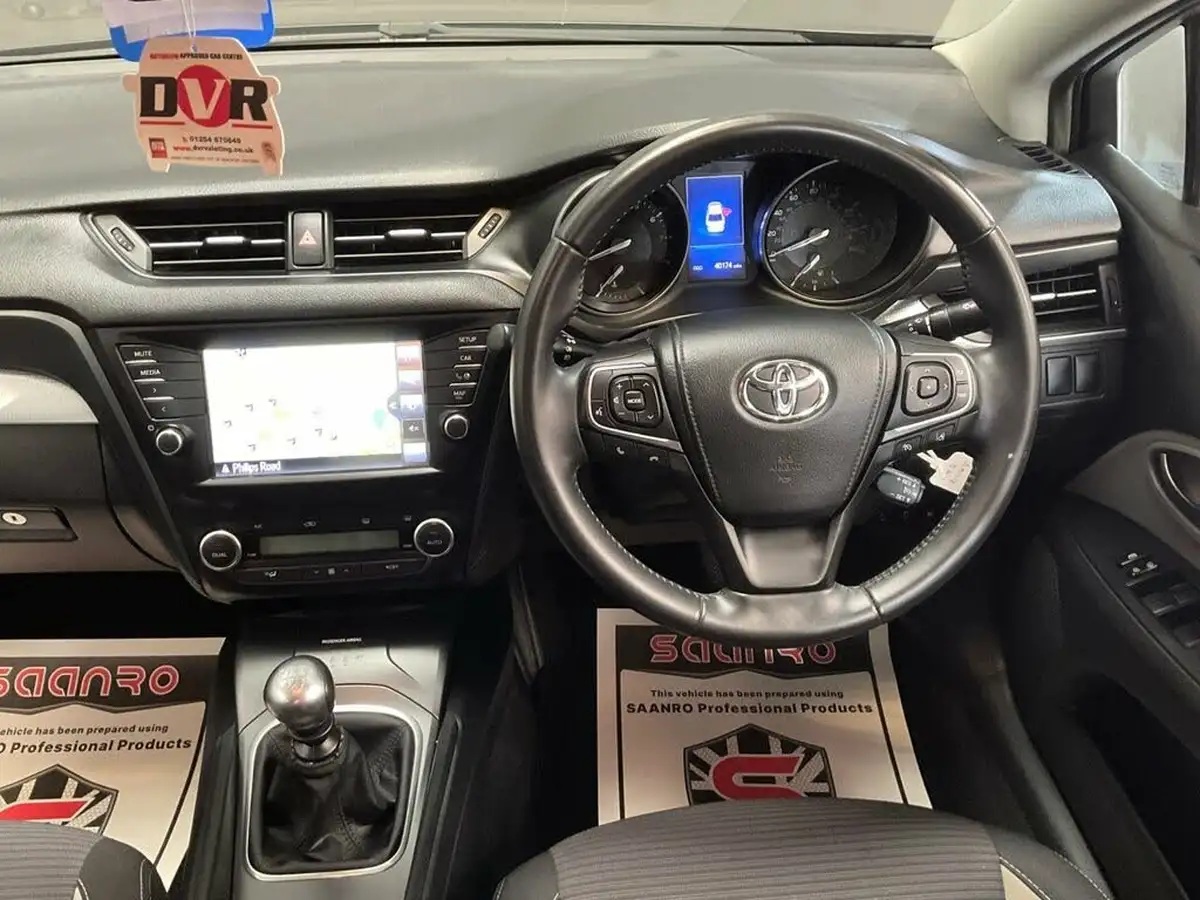 2017-toyota-avensis-18-v-matic-business-edition-saloon-4d-big-42