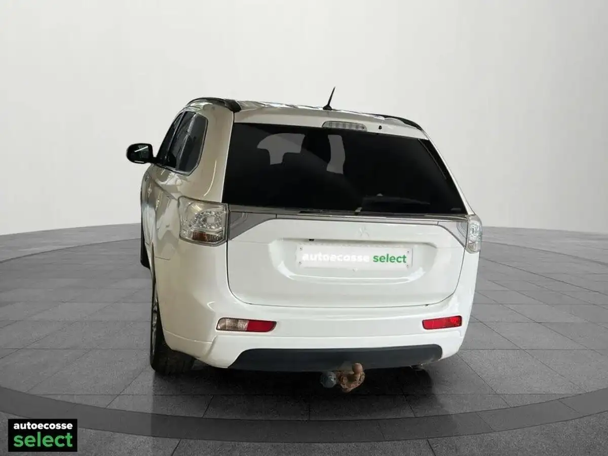 2015-mitsubishi-outlander-20-gx4h-phev-big-13