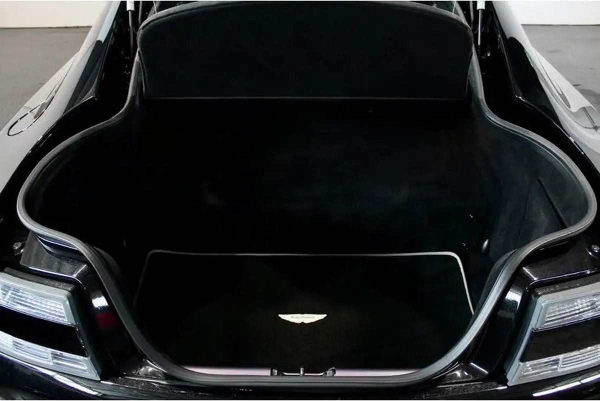 2015-aston-martin-vantage-47-v8-vantage-coupe-sportshift-big-22