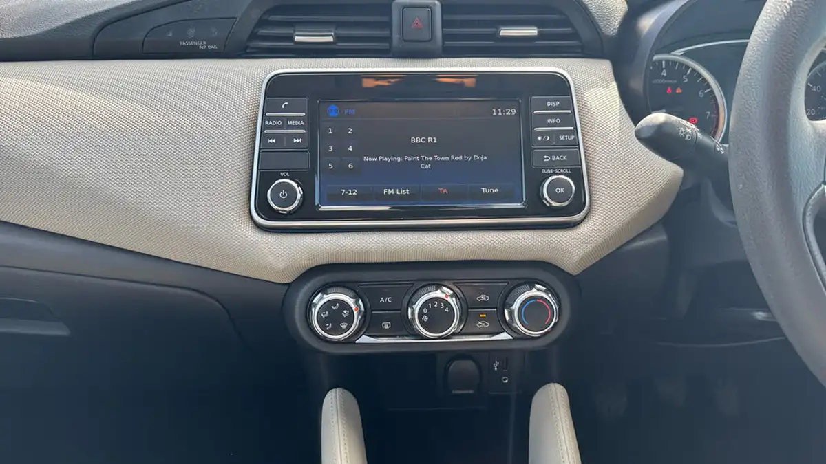 2018-nissan-micra-09-ig-t-acenta-big-9