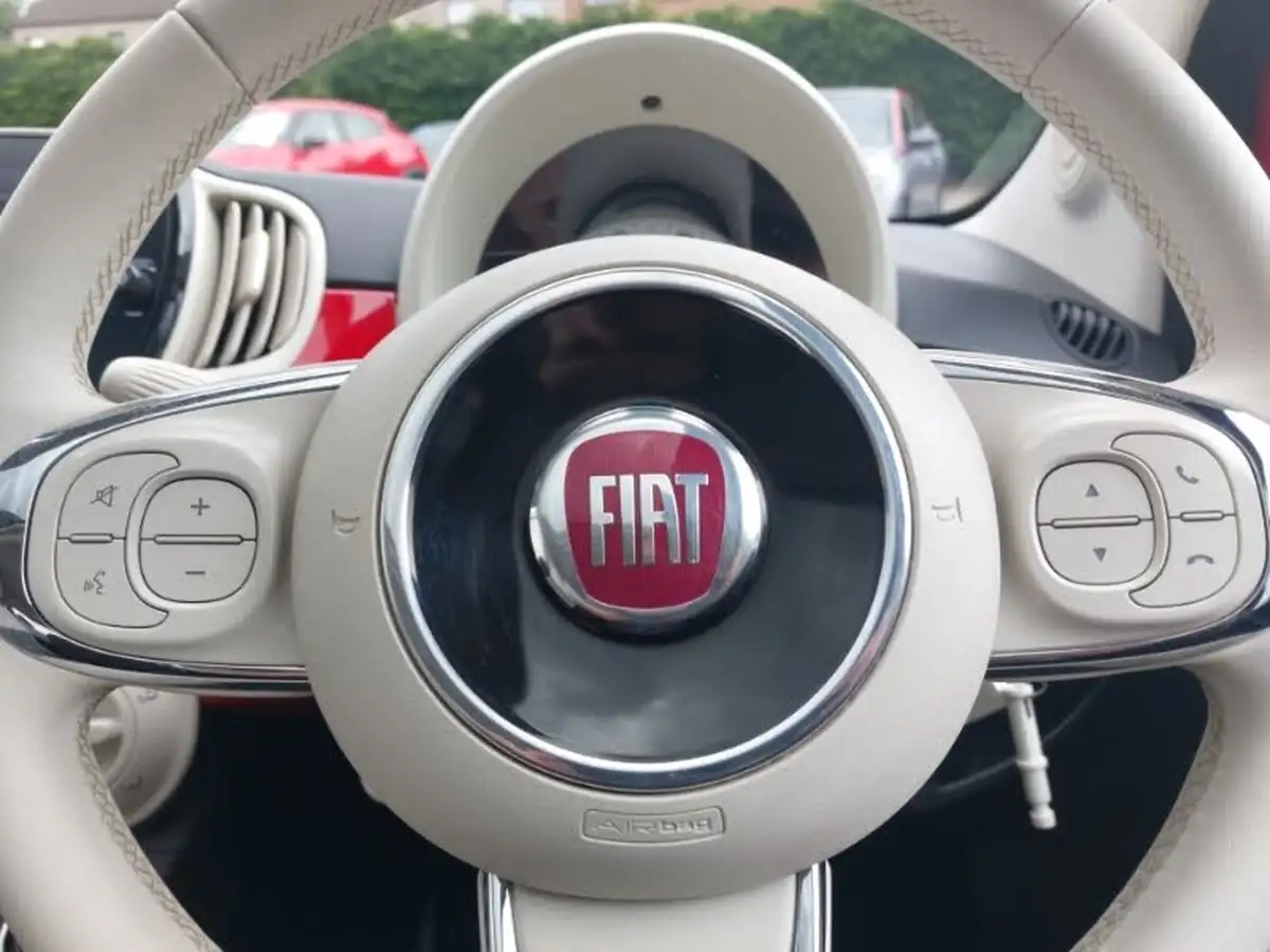 2021-fiat-500-10-lounge-big-11