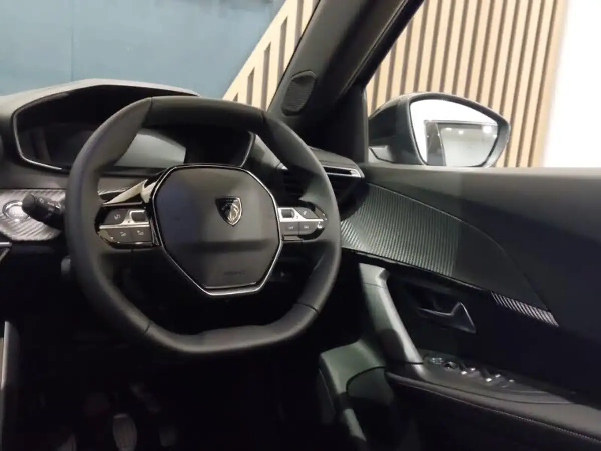 2025-peugeot-2008-suv-12-puretech-allure-130ps-big-9
