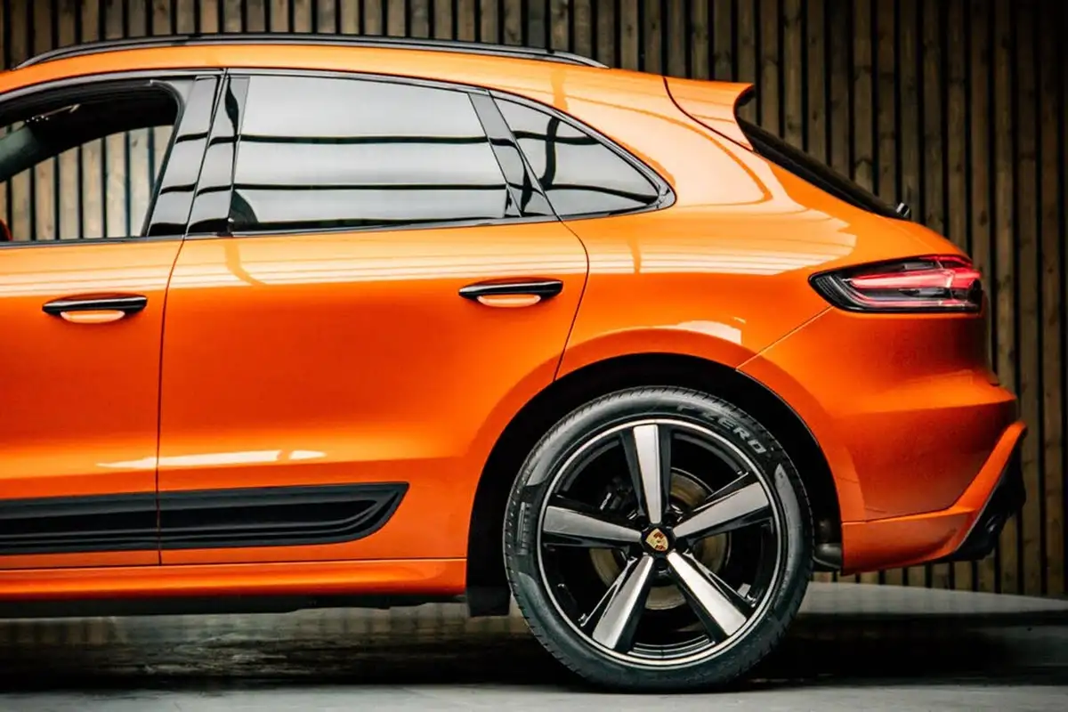 2023-porsche-macan-20-big-17
