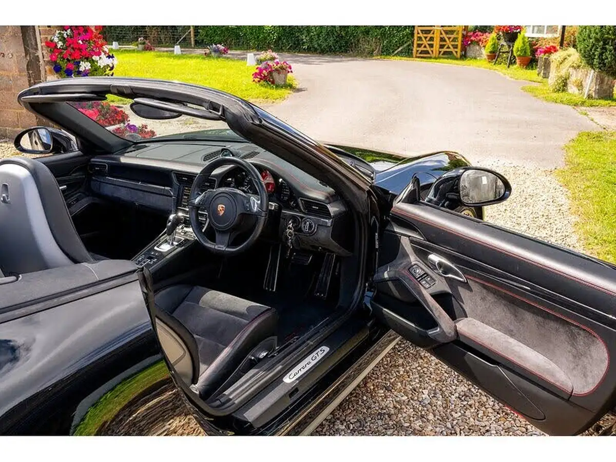 2015-porsche-911-38-carrera-gts-cabriolet-pdk-big-32