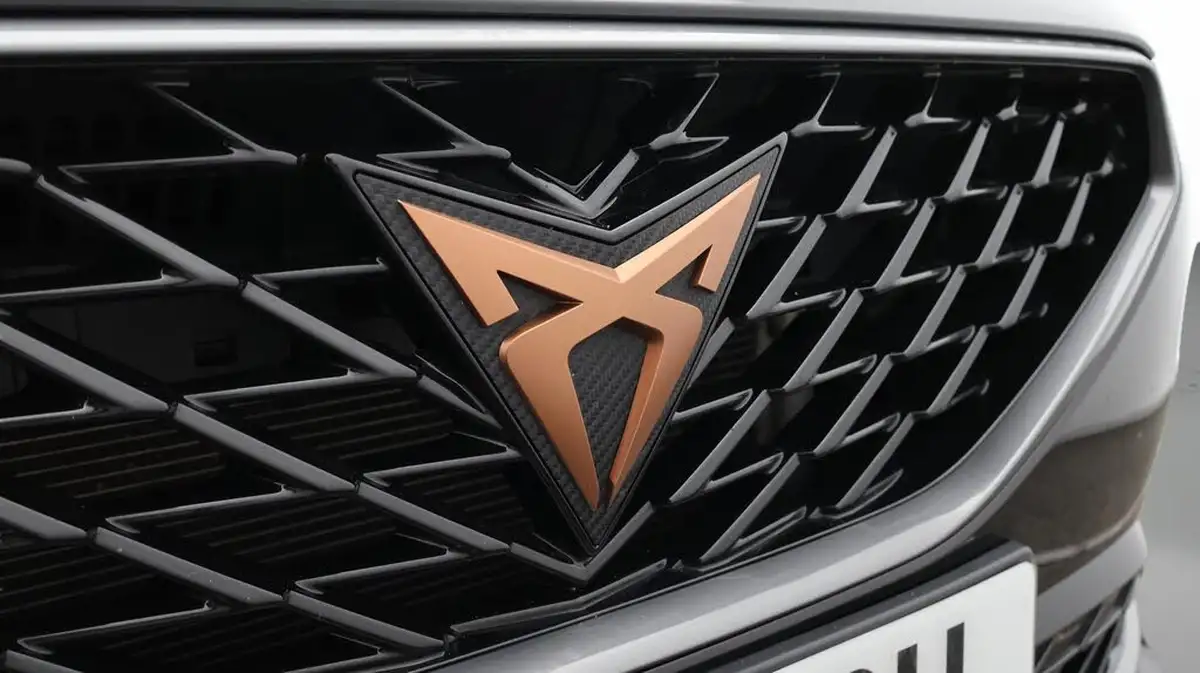 2021-cupra-formentor-14-e-hybrid-vz1-big-20