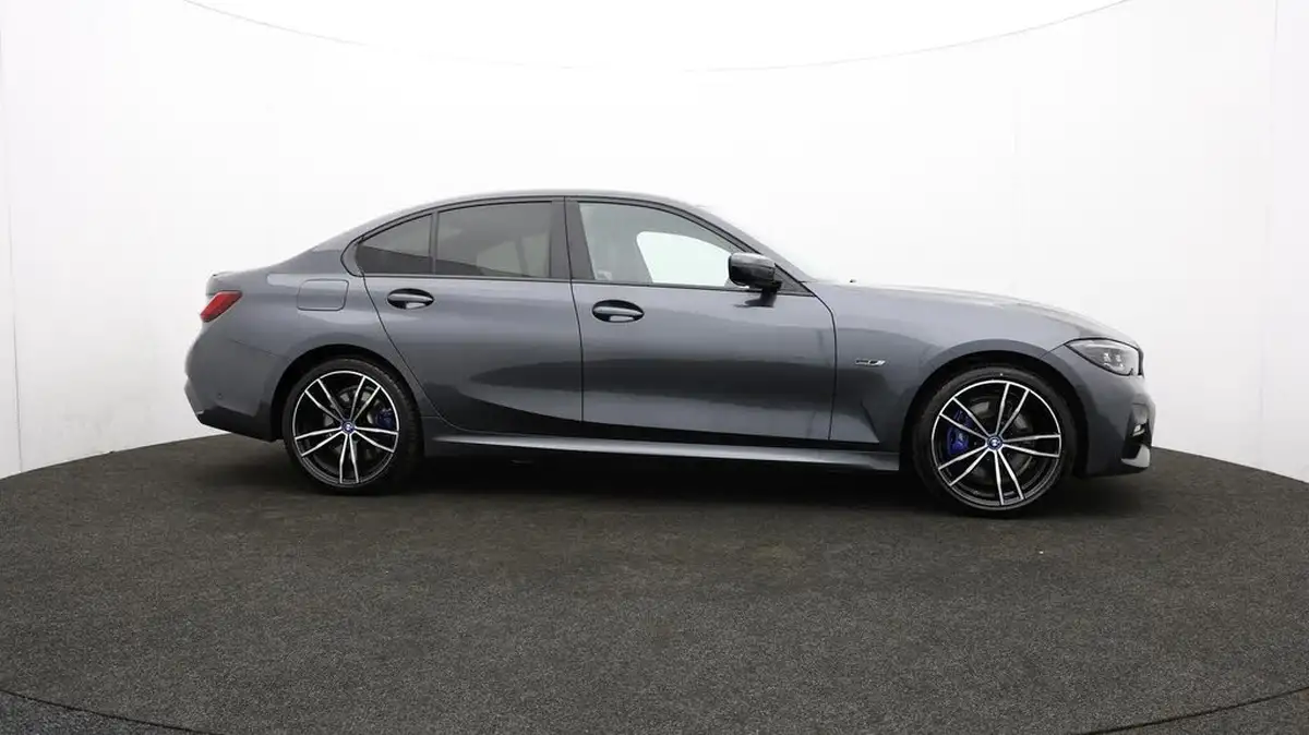2022-bmw-3-series-20-330e-m-sport-pro-pack-saloon-4d-big-35