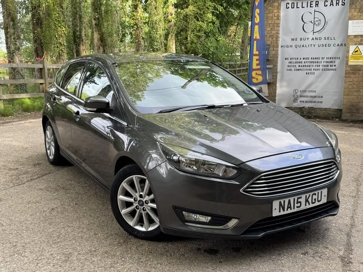 2015-ford-focus-10-titanium-t-125ps-hatchback-big-10