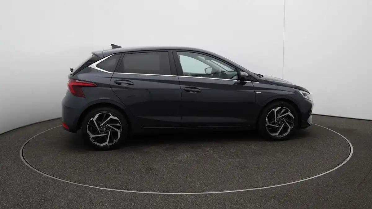 2022-hyundai-i20-10-t-gdi-premium-eclutch-imt-big-52