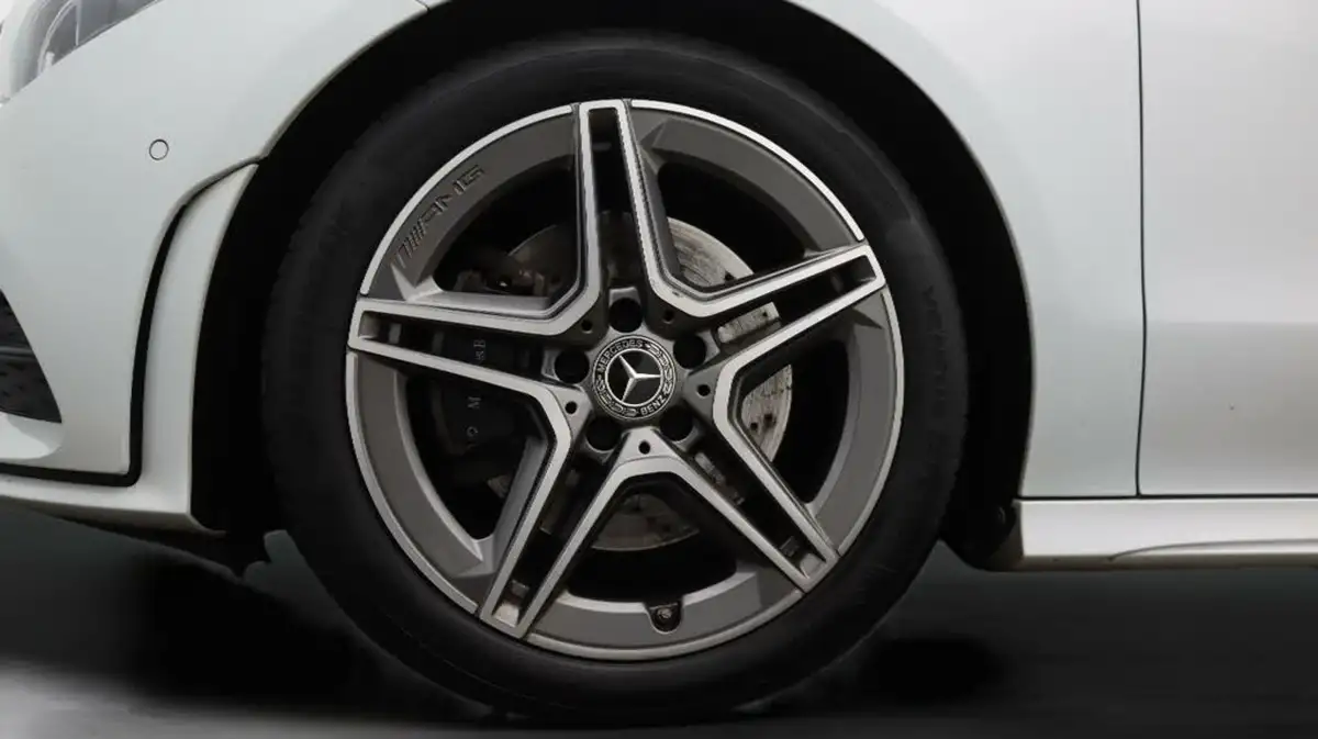 2022-mercedes-benz-cla-13-cla-200-amg-line-coupe-4d-big-18