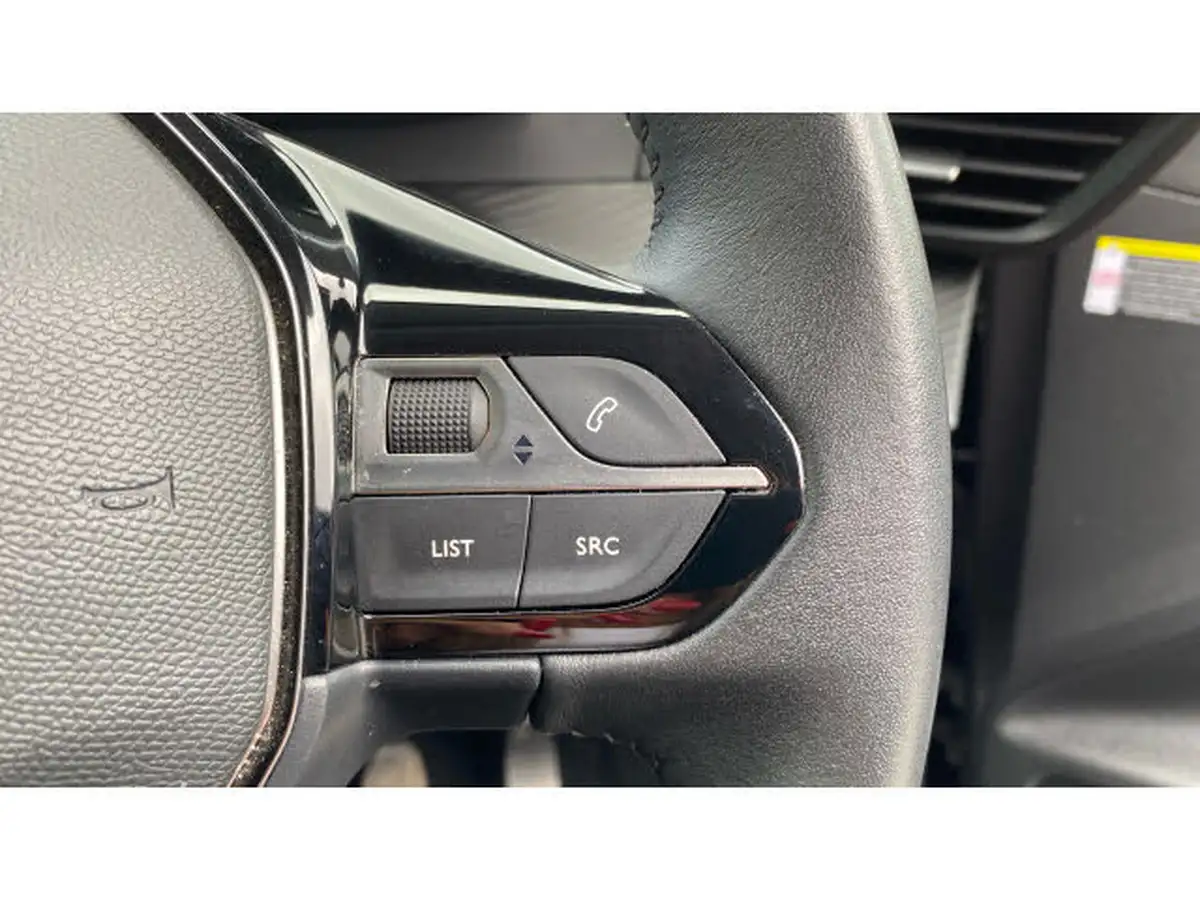 2022-peugeot-208-12-puretech-allure-premium-100bhp-big-33