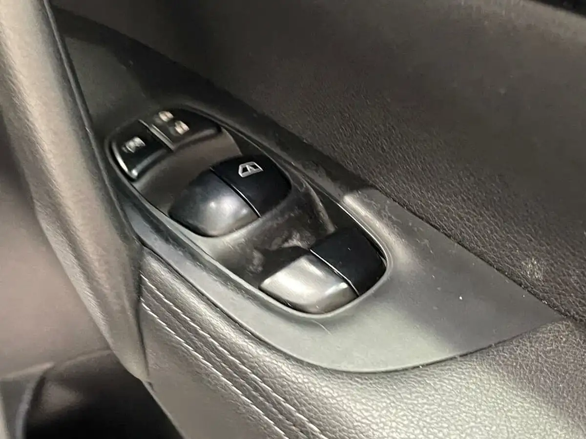 2016-nissan-qashqai-16dci-tekna-xtronic-cvt-big-25