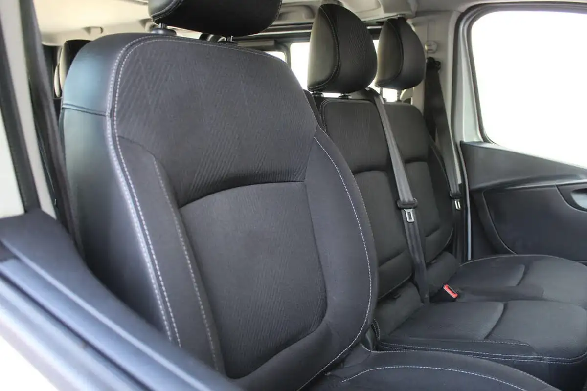 2020-renault-trafic-passenger-20dci-ll30-170-sport-nav-big-18