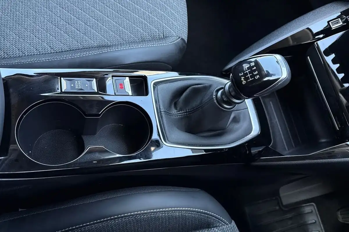 2024-peugeot-208-12-puretech-allure-big-22