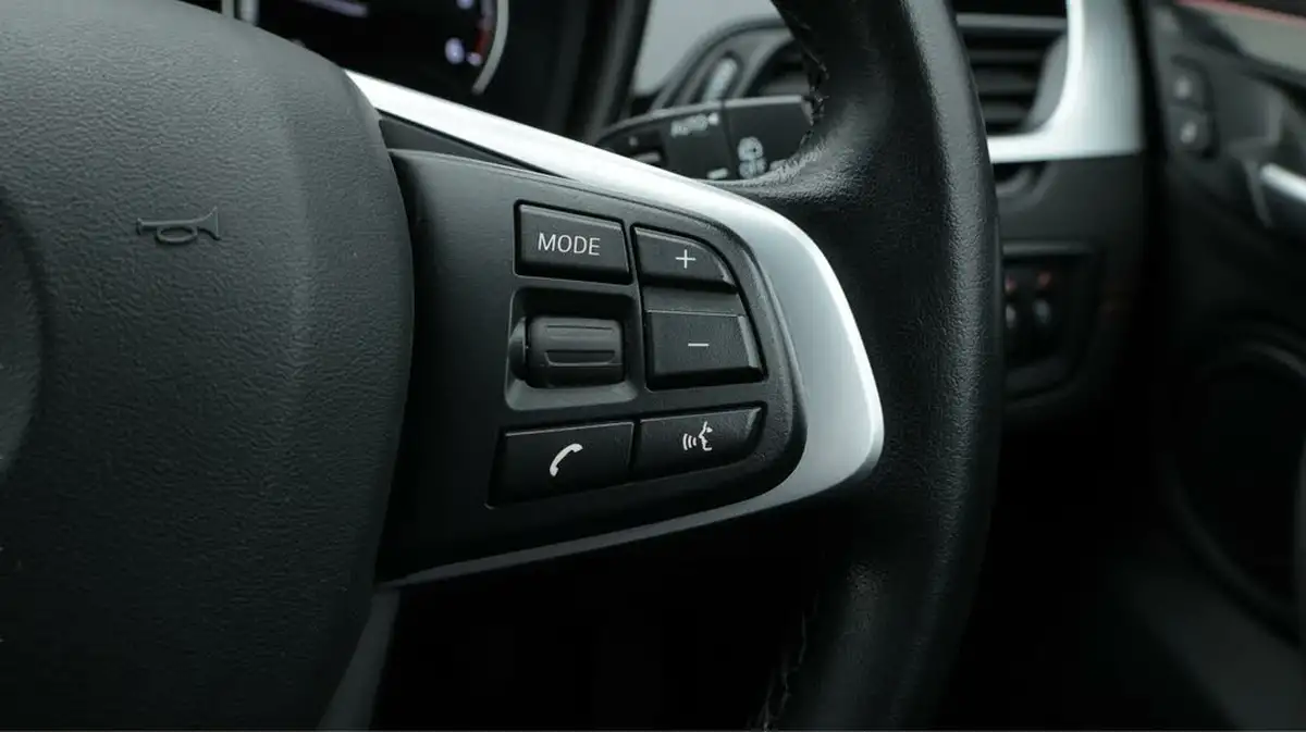 2022-bmw-x1-20td-sdrive18d-sport-big-25