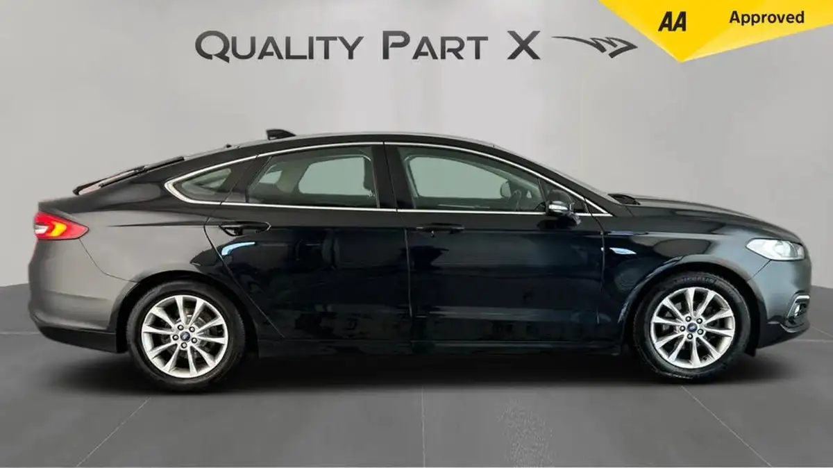 2020-ford-mondeo-20tdci-zetec-edition-hatchback-big-1