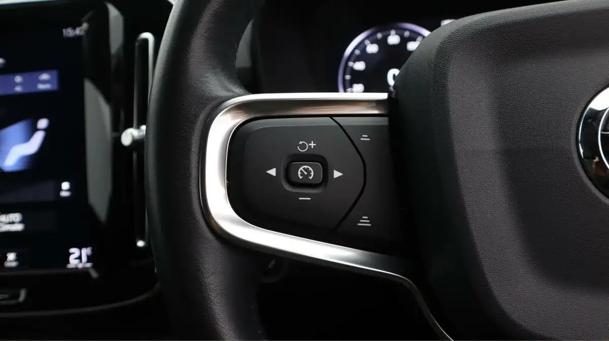 2019-volvo-xc40-20td-d3-inscription-awd-geartronic-big-23