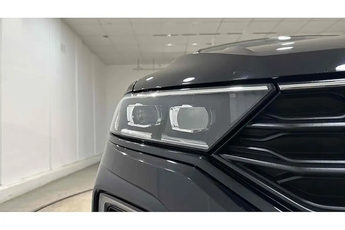 2021-volkswagen-t-roc-15-tsi-black-edition-big-15