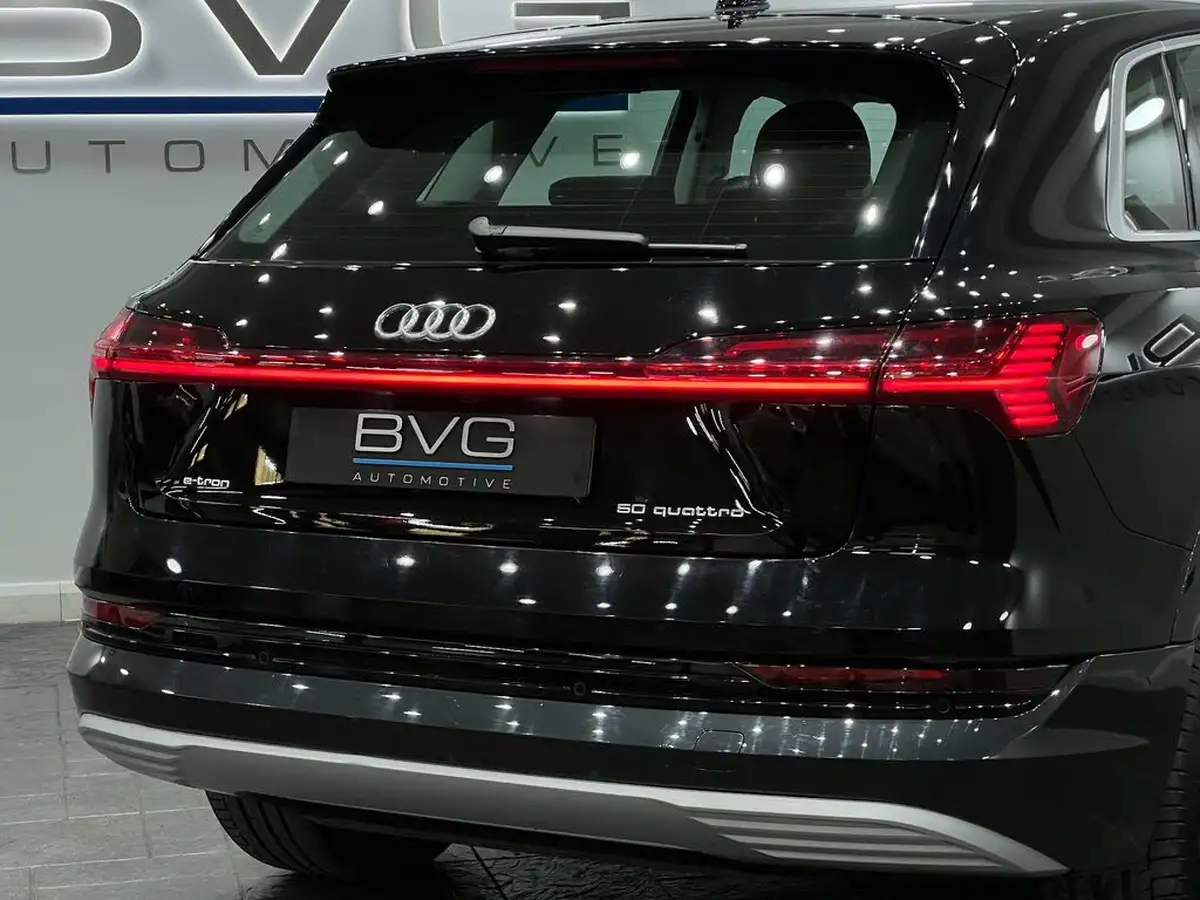 2021-audi-e-tron-50e-technik-station-wagon-big-22
