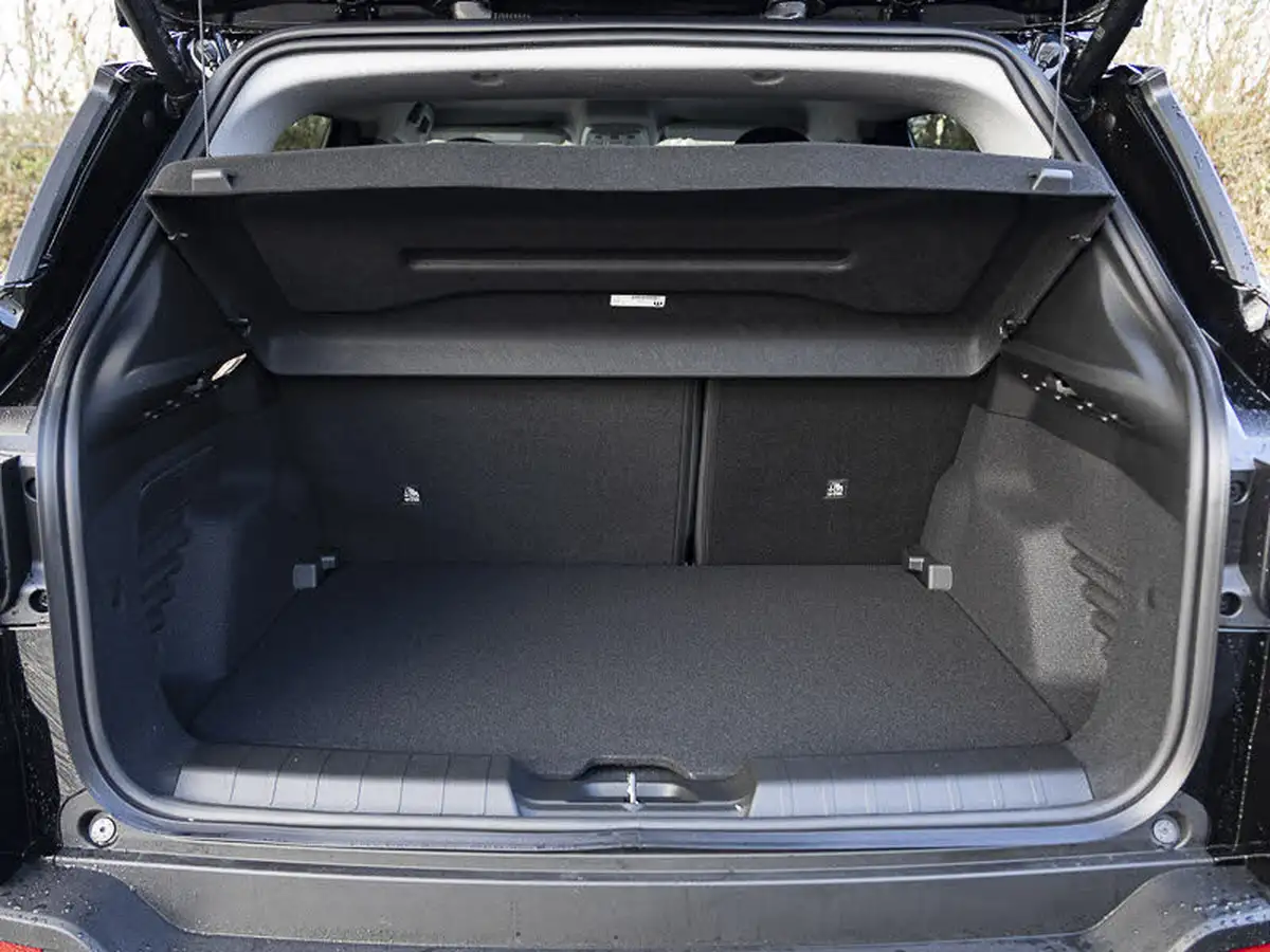 2025-jeep-avenger-12-gse-summit-big-18