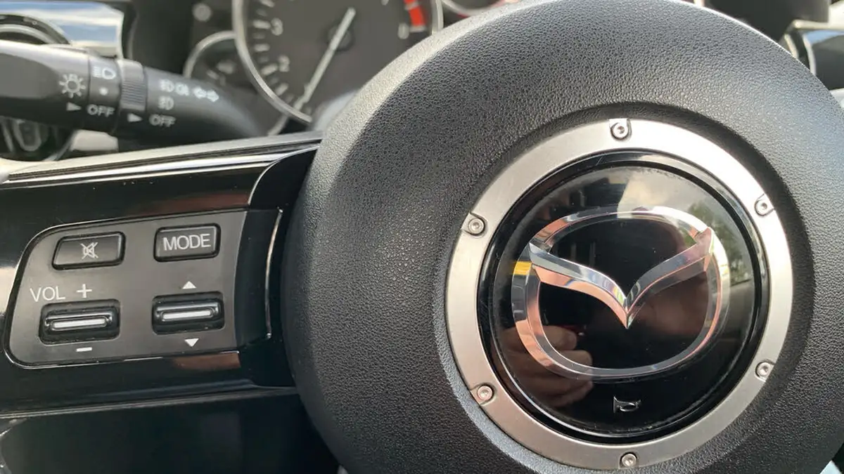 2012-mazda-mx-5-20-venture-edition-big-22