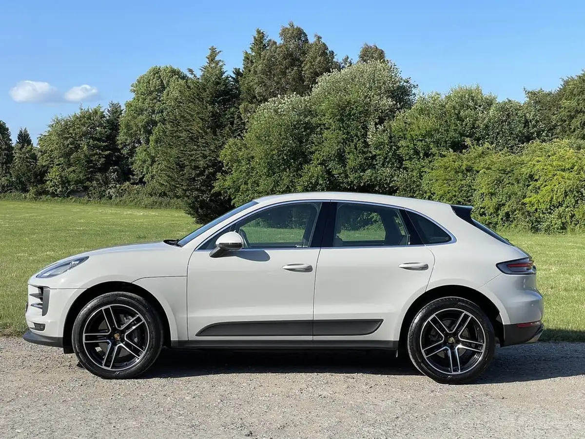 2021-porsche-macan-30-s-big-60