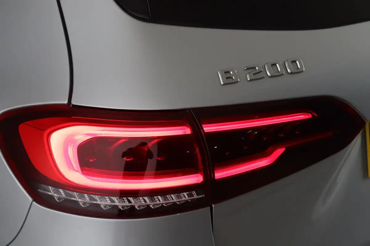2021-mercedes-benz-b-class-13-b200-amg-line-premium-big-9