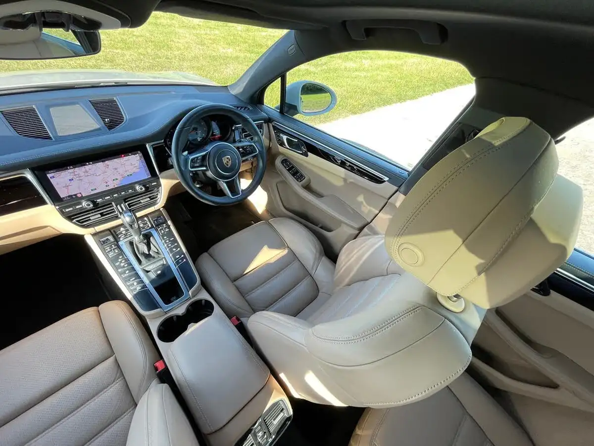 2021-porsche-macan-30-s-big-32