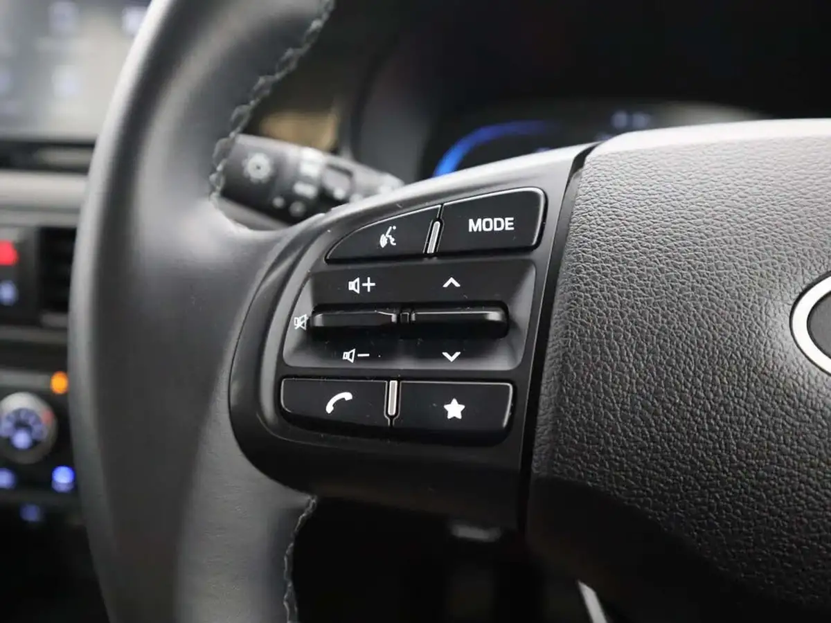 2023-hyundai-i10-10-advance-big-30