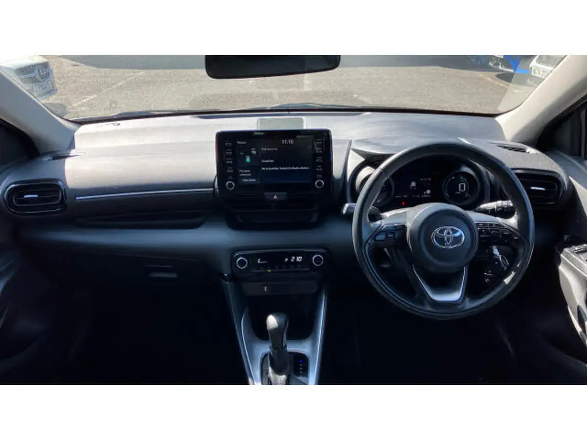 2022-toyota-yaris-15-vvt-i-design-big-9