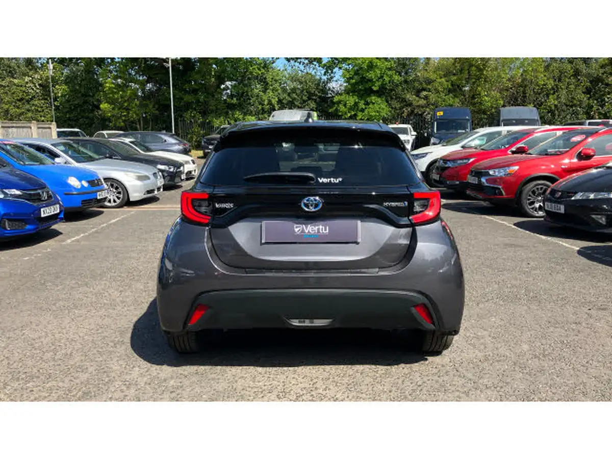 2022-toyota-yaris-15-vvt-i-design-big-33
