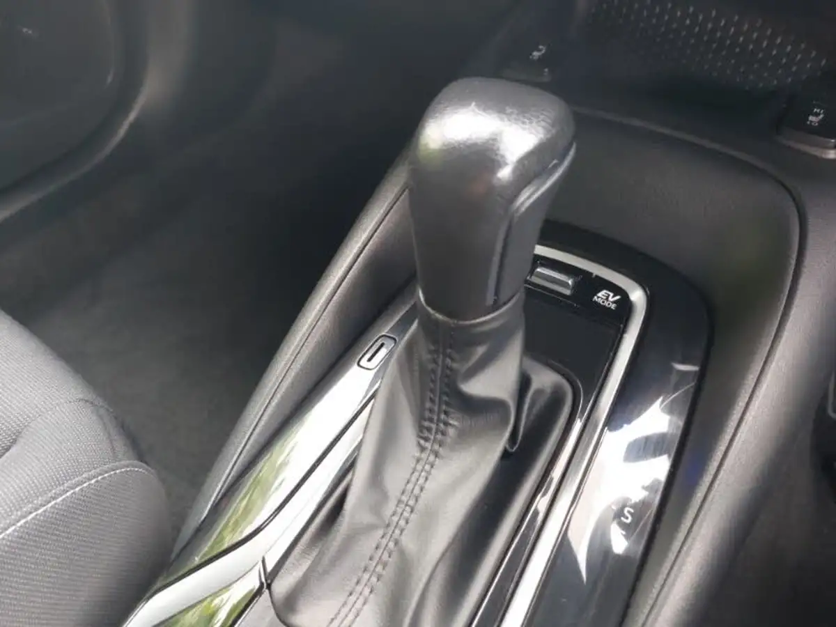 2022-toyota-corolla-20-vvt-i-icon-tech-hatchback-big-15