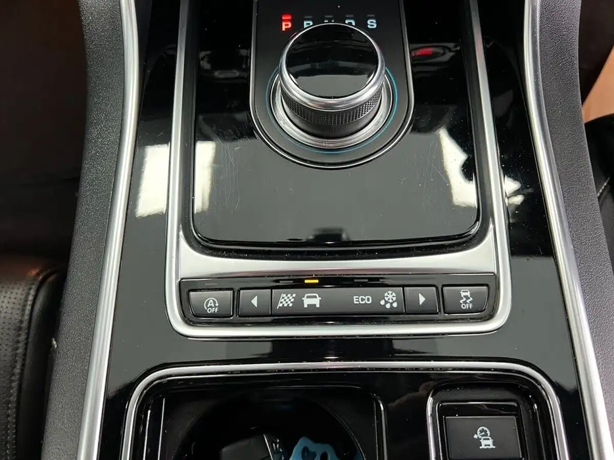 2019-jaguar-xe-20i-r-sport-200ps-big-40