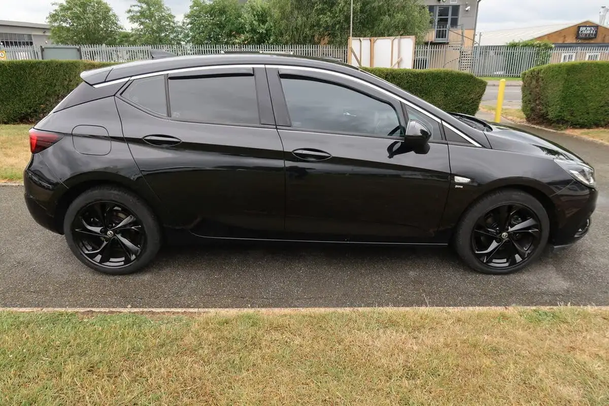 2017-vauxhall-astra-14i-16v-turbo-sri-nav-150ps-hatchback-big-15