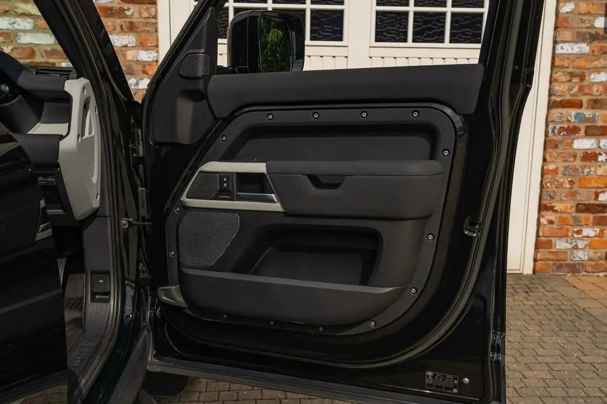 2022-land-rover-110-defender-30-d250-hard-top-se-110-2997cc-big-40