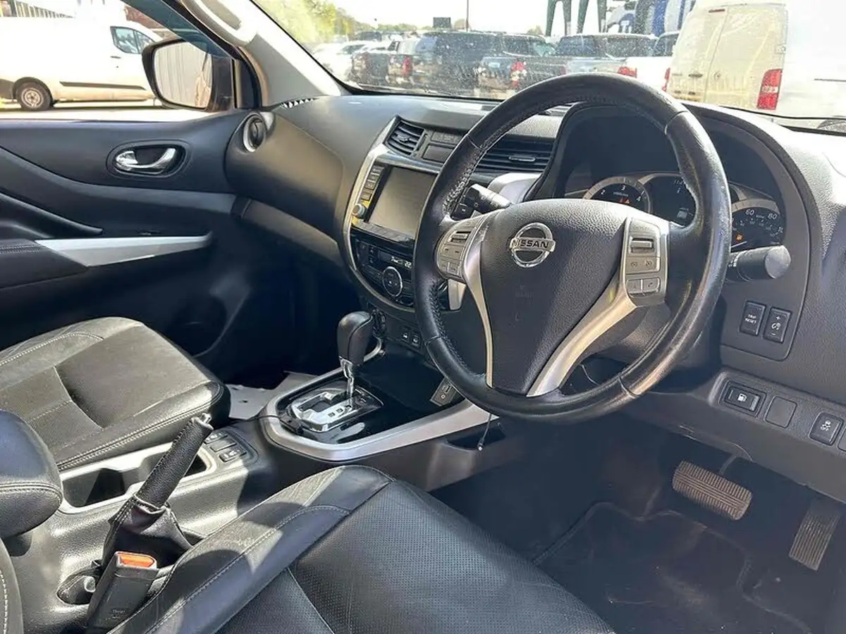 2020-nissan-navara-23dci-tt-tekna-8-navileather-auto-big-1