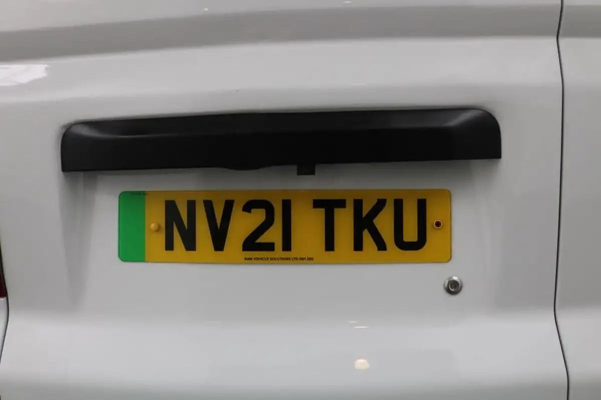 2021-maxus-e-deliver-3-e-l1h1-35kwh-big-32